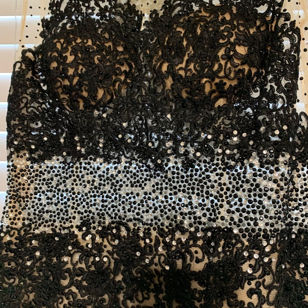 Dress - Picture 3 of 7